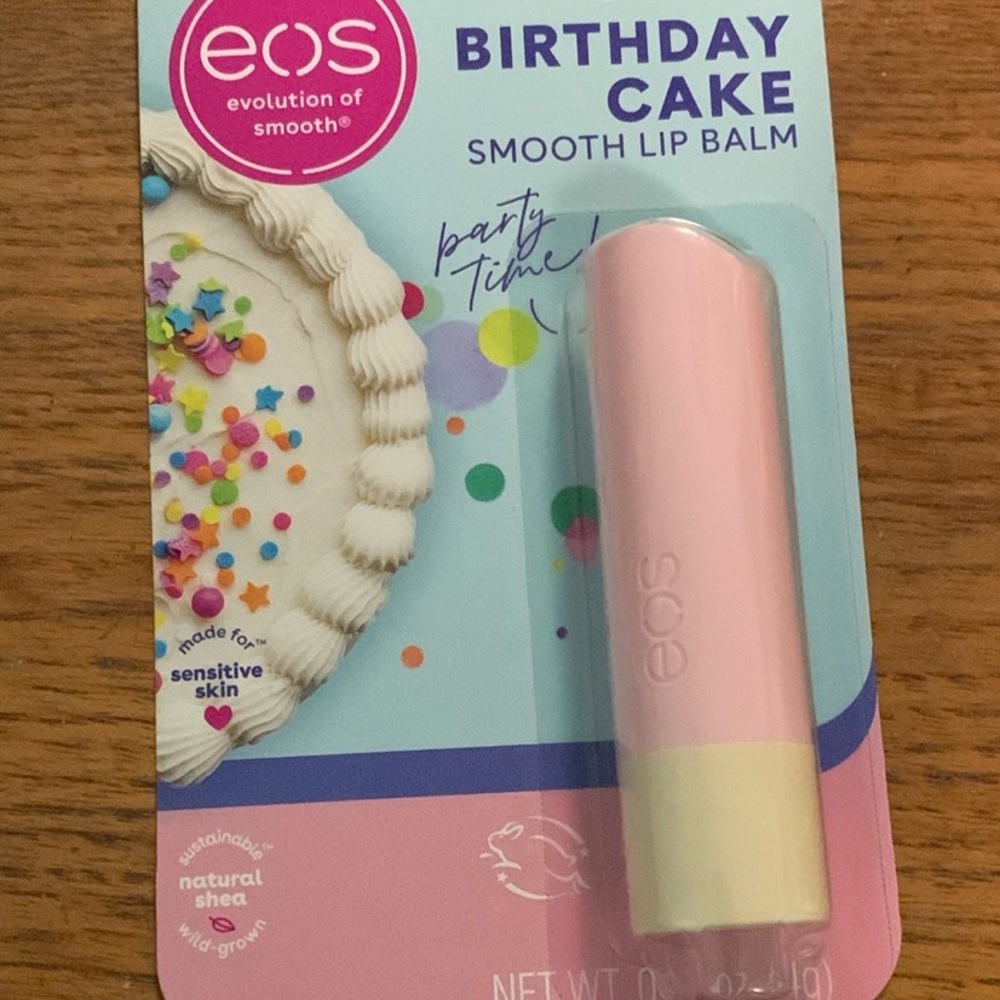 EOS Birthday Cake Smooth Lip Balm